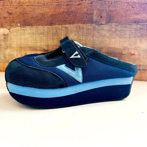 Rare Vintage 90’s Y2K Volatile Navy Blue Leather Platform Slip On Sneakers